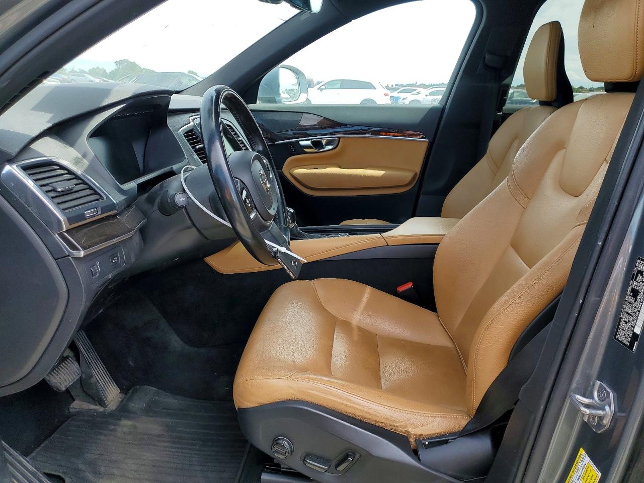 Volvo XC90 T6 Momentum