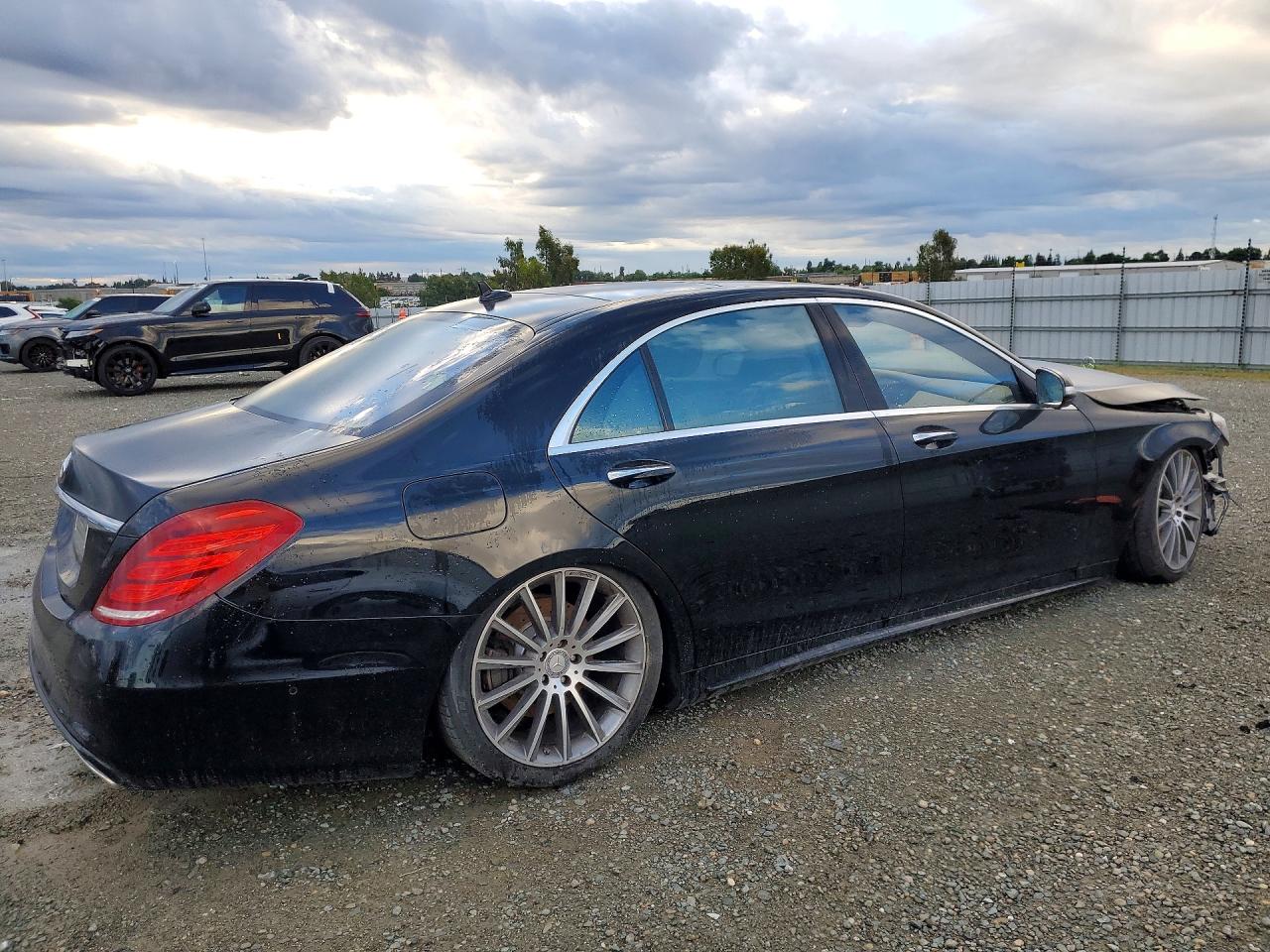 Mercedes-Benz S-Class 550