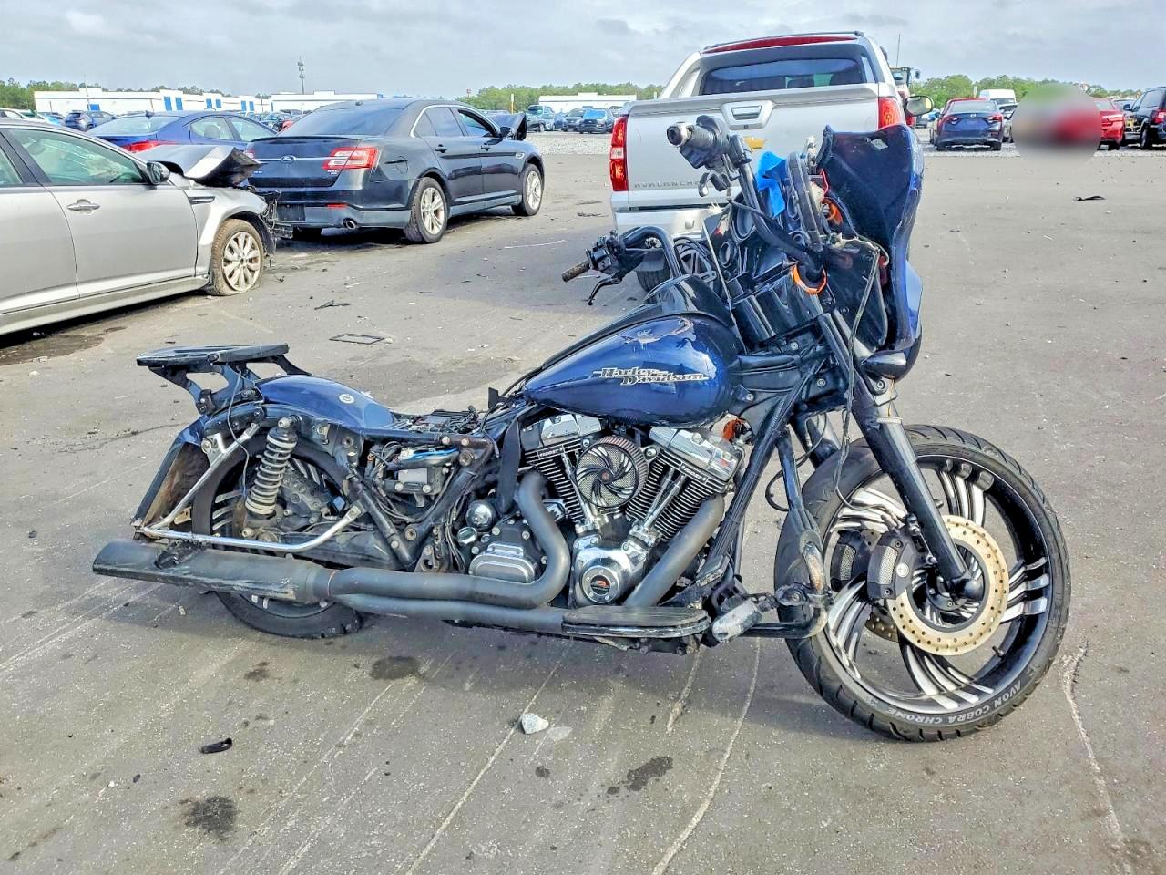 Salvage Harley-Davidson Fl Image