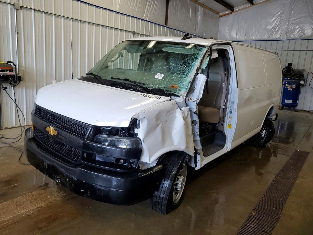 Salvage Chevrolet Express Image