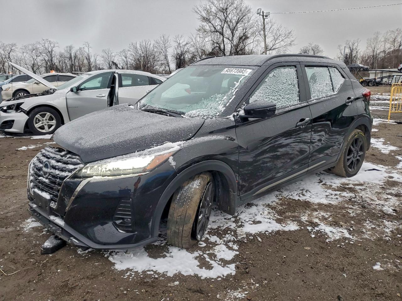 Salvage Nissan Kicks Image
