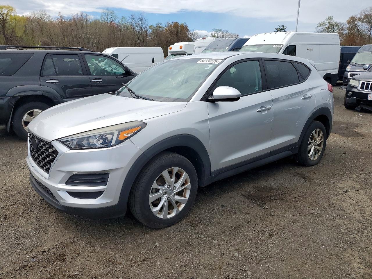 Salvage Hyundai TUCSON Image