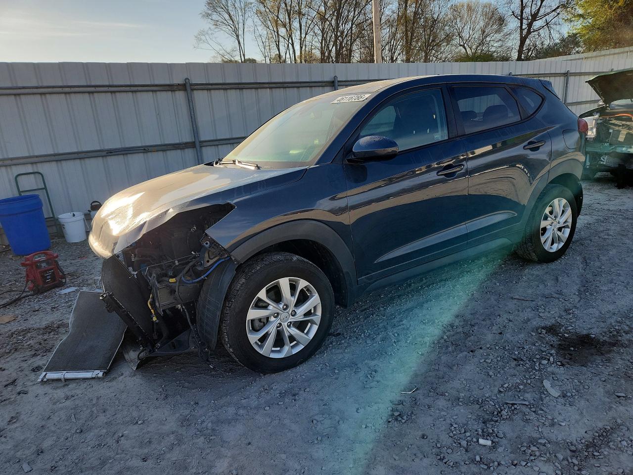 Salvage Hyundai TUCSON Image