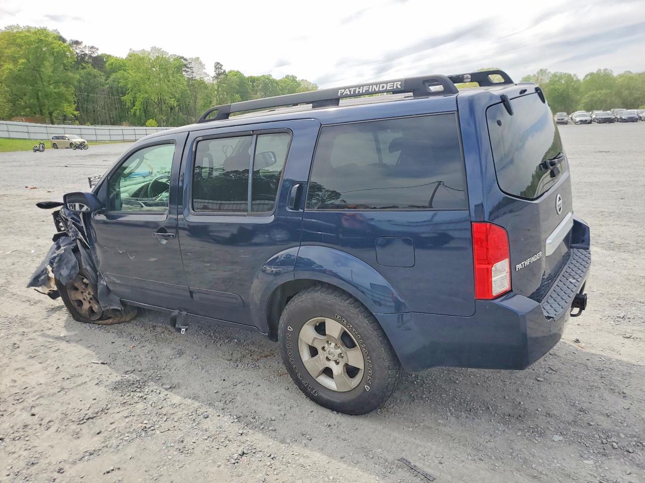 Nissan Pathfinder S