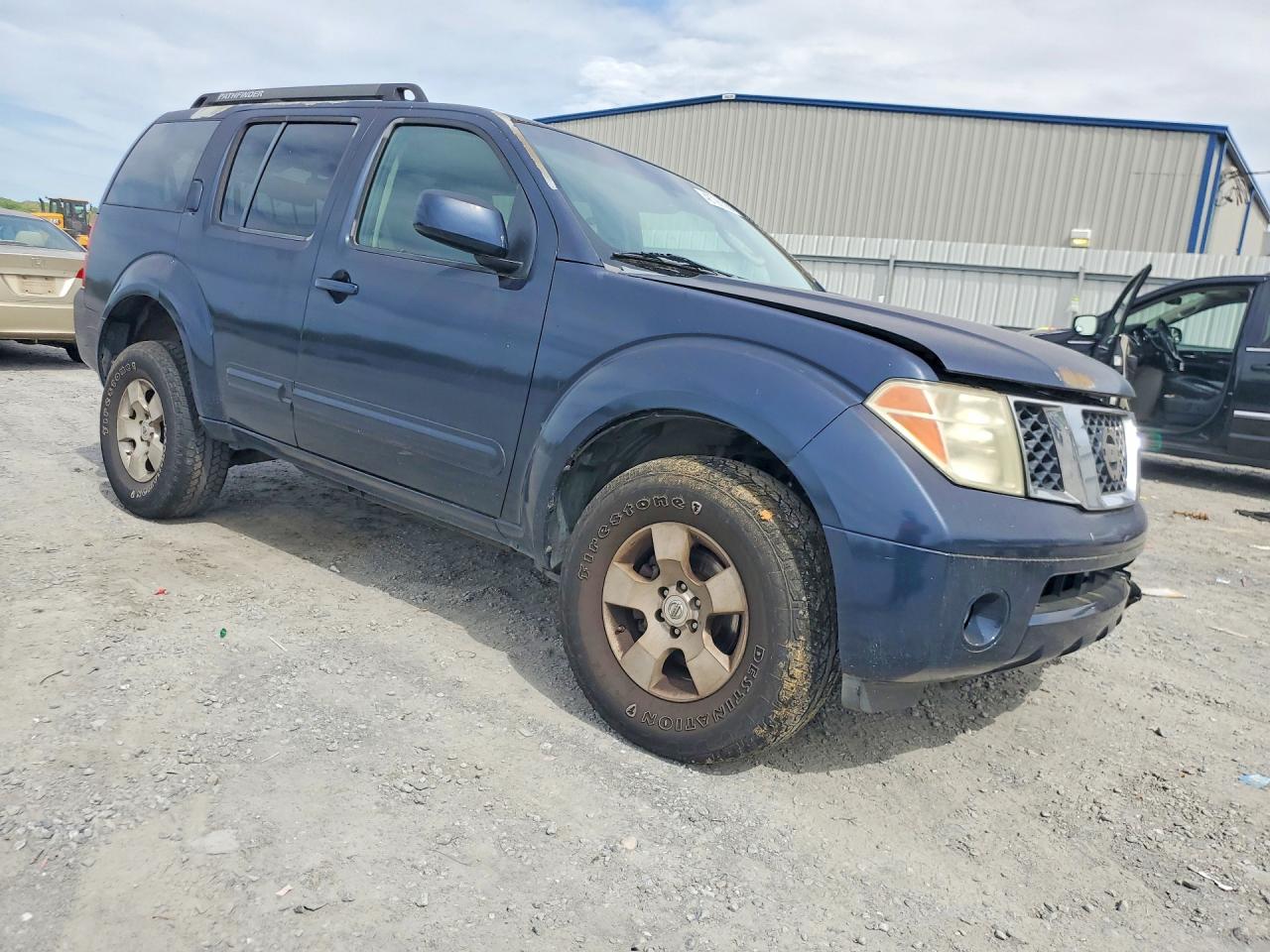 Nissan Pathfinder S
