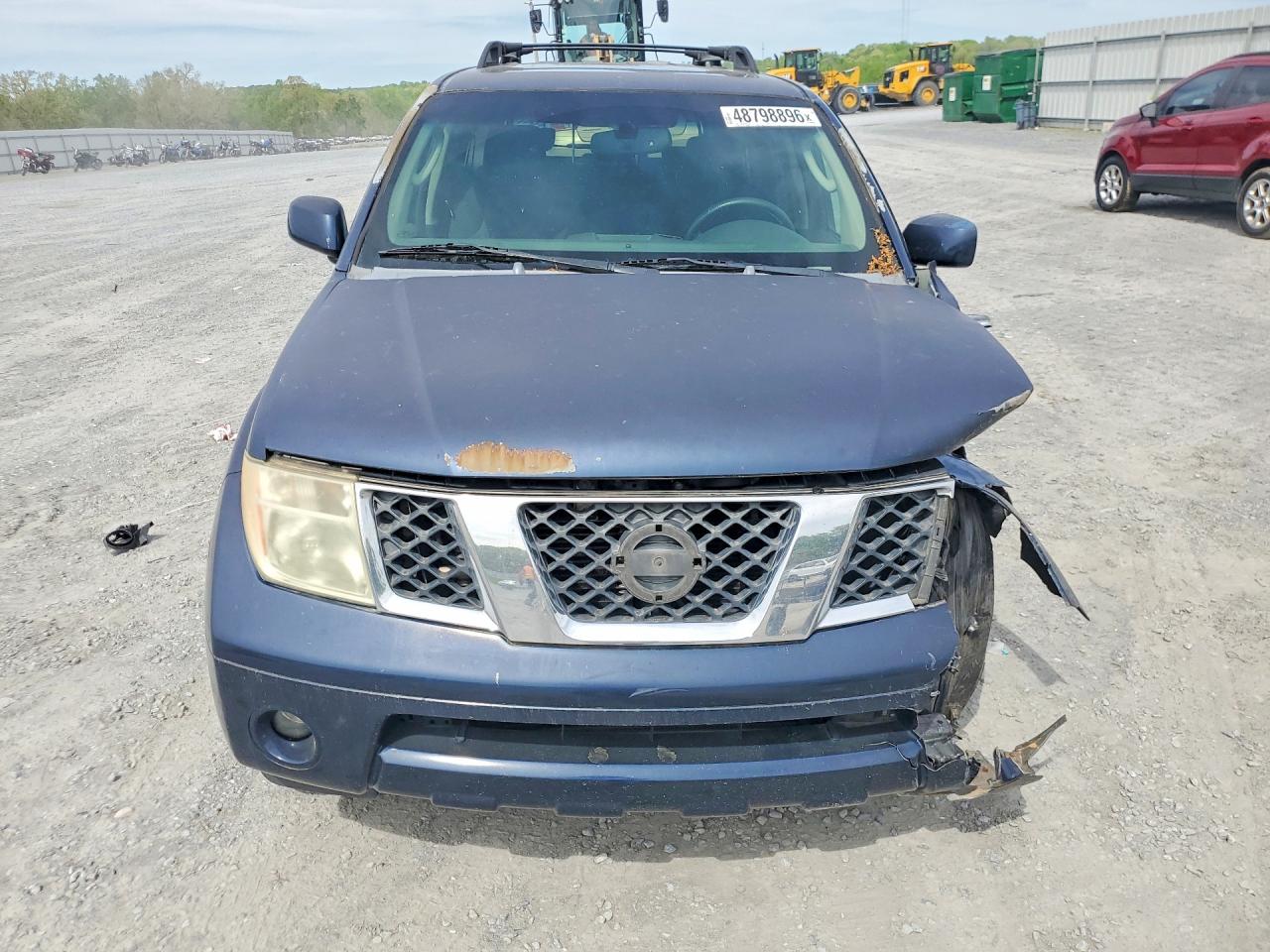 Nissan Pathfinder S