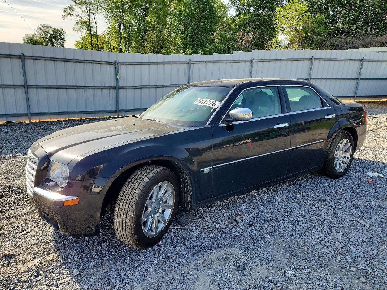 Salvage Chrysler 300 Image