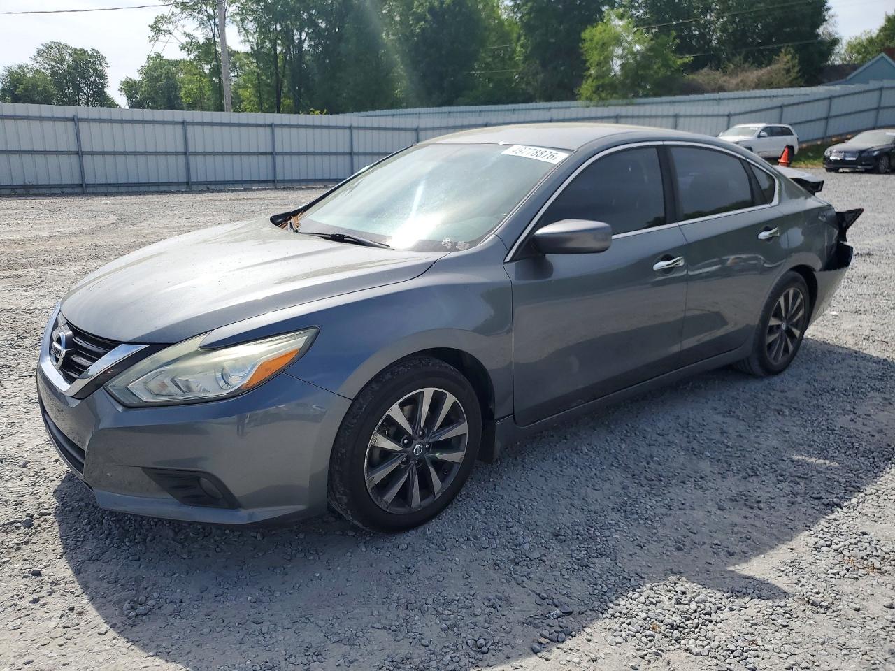Salvage Nissan Altima Image