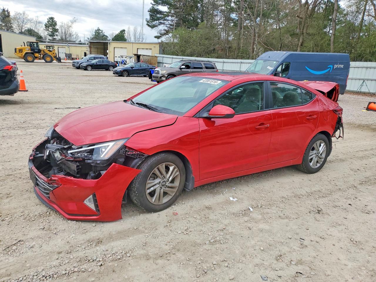 Salvage Hyundai ELANTRA Image