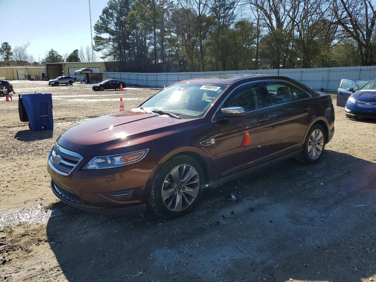 Salvage Ford Taurus Image