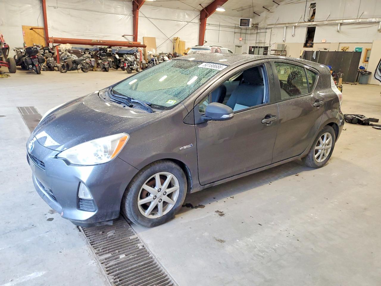 Salvage Toyota Prius Image