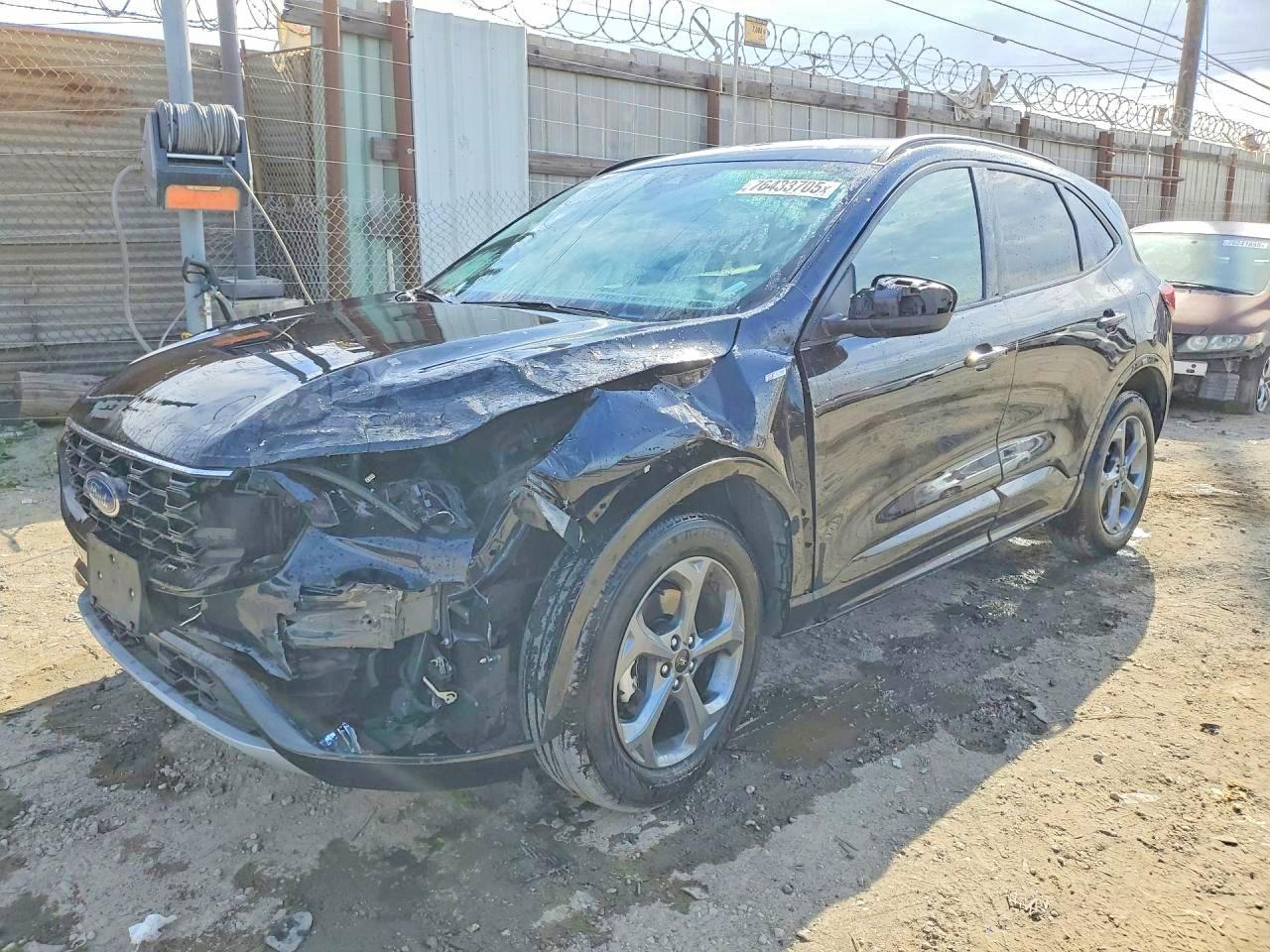 Salvage Ford Escape Image