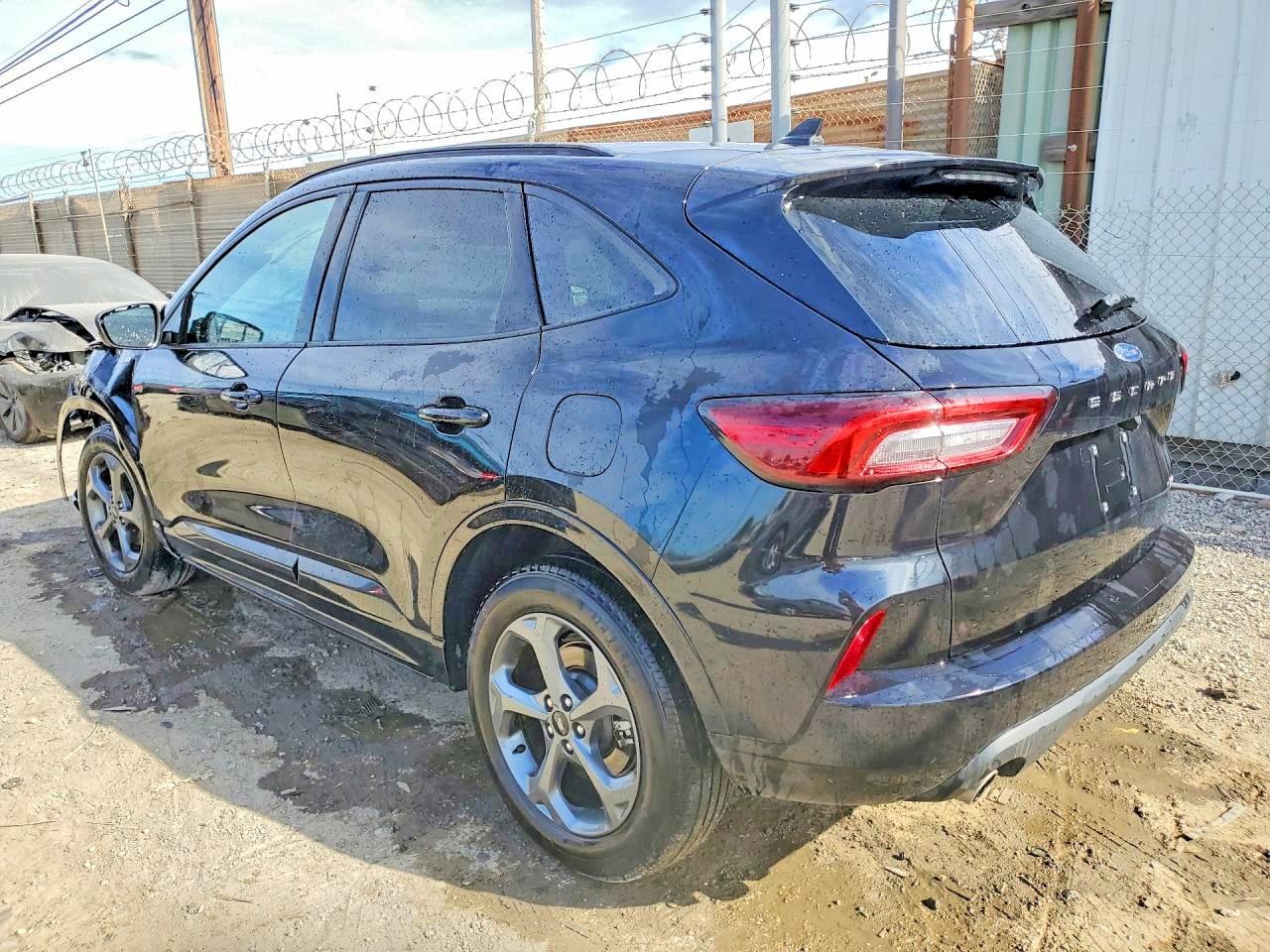 Ford Escape St Line