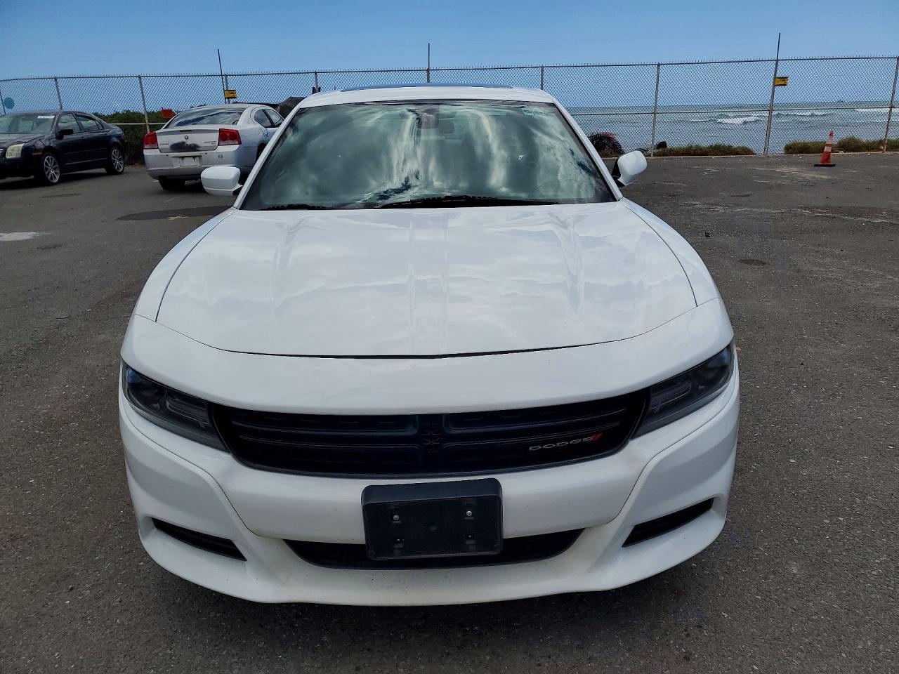 Dodge Charger Sxt