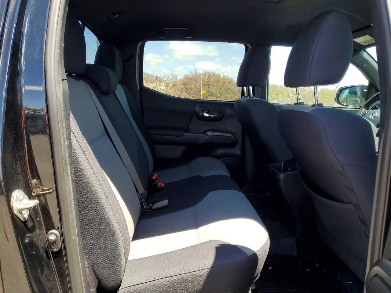 Toyota Tacoma Sr5 V6