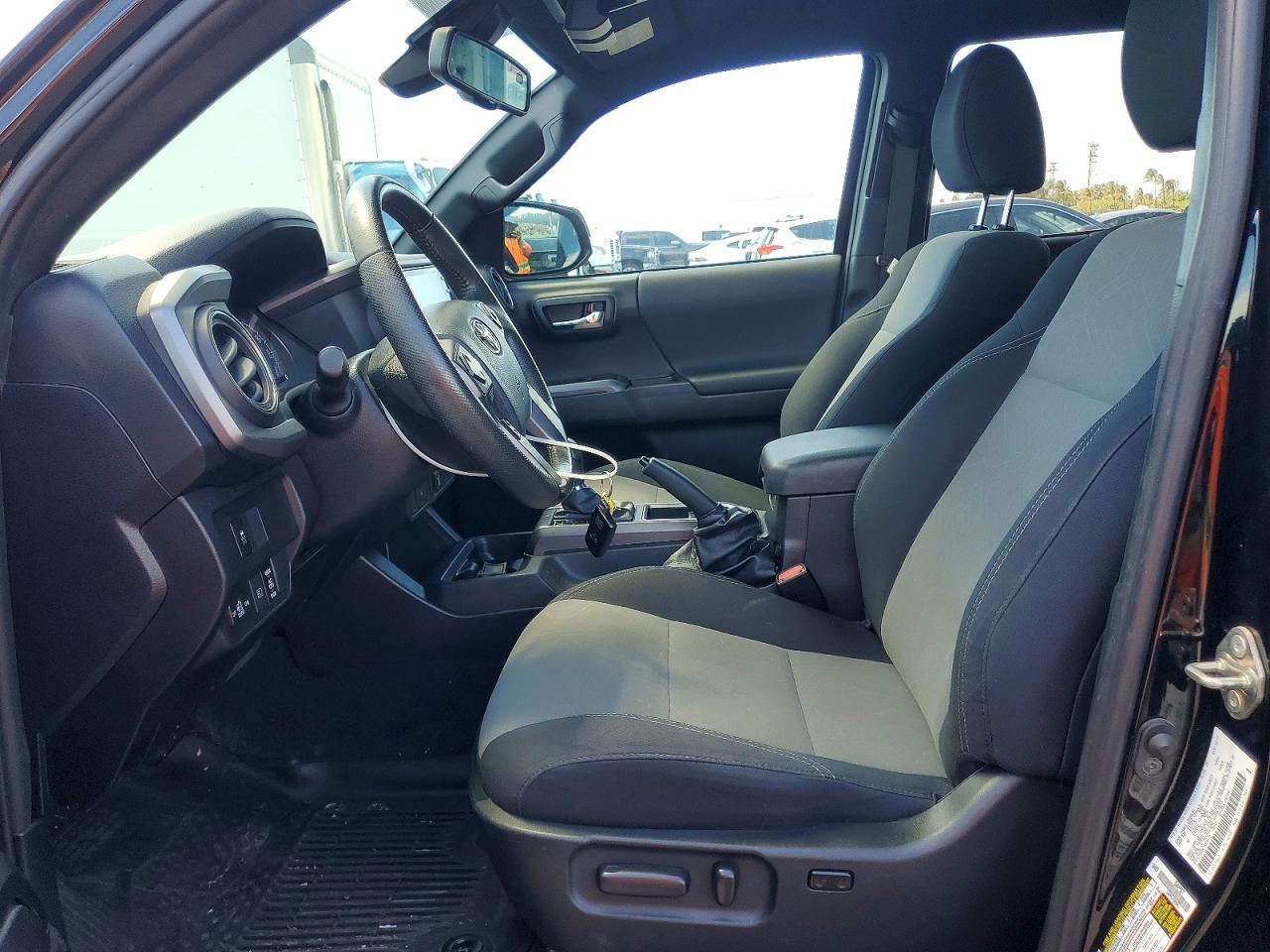 Toyota Tacoma Sr5 V6
