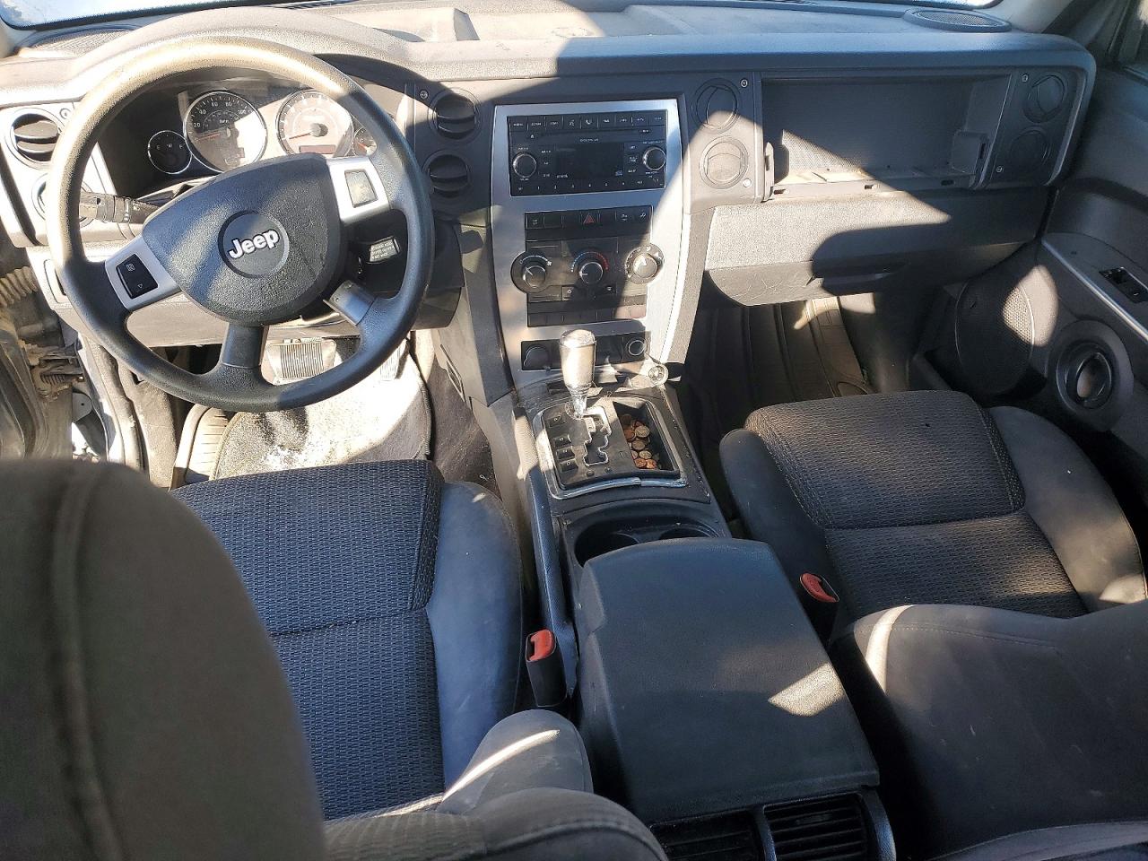 Jeep Commander Sport
