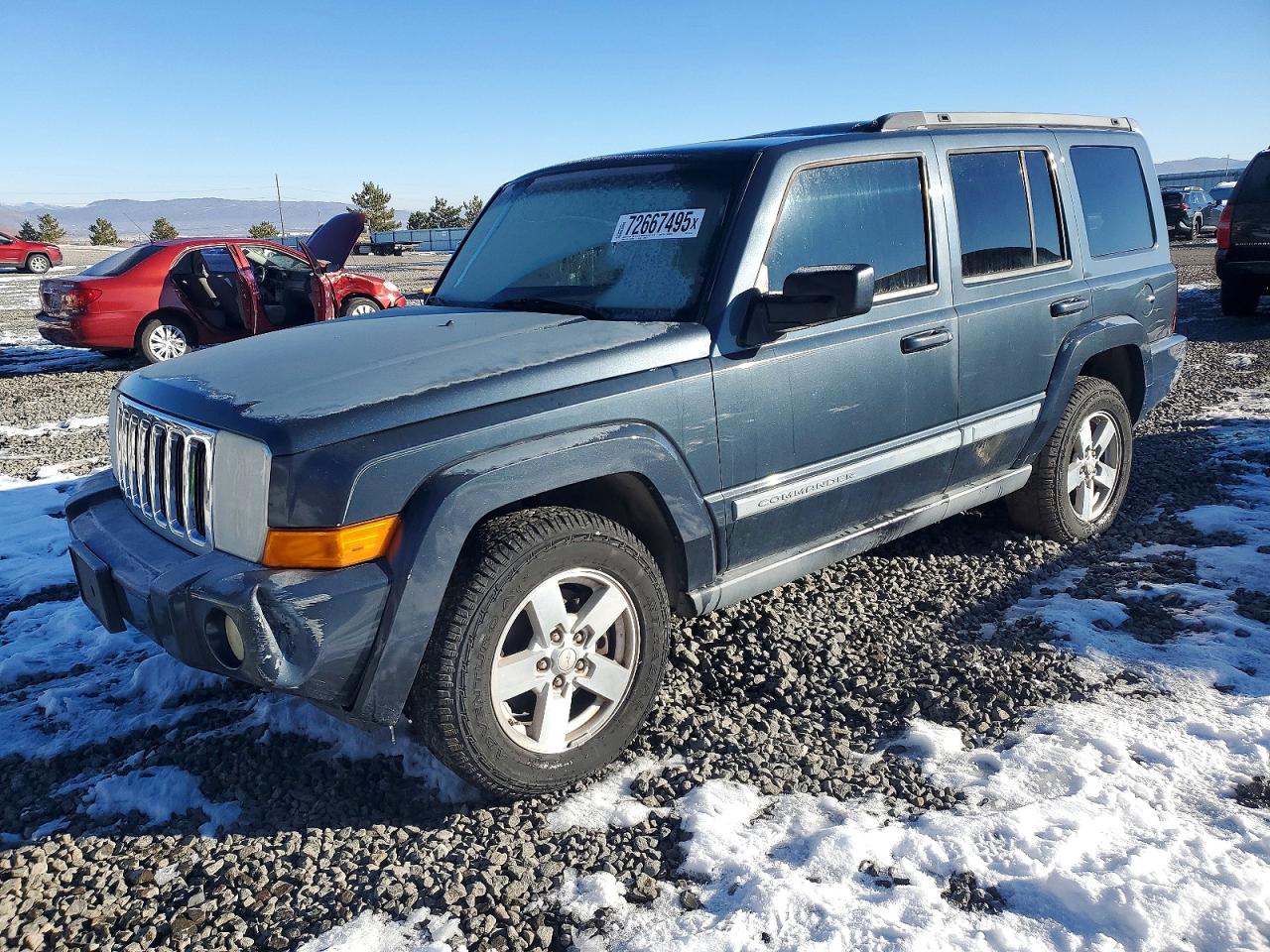 Salvage Jeep Commander Image
