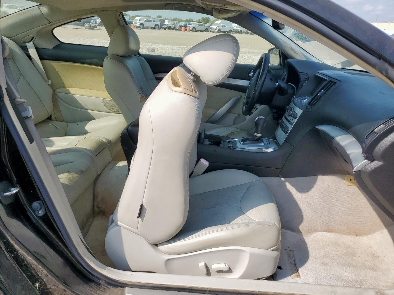 INFINITI G37 Journey