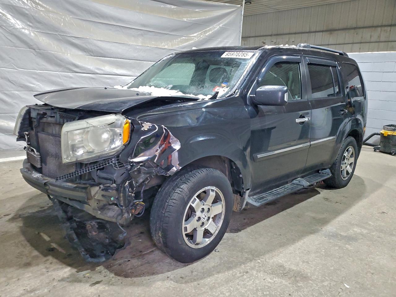Salvage Honda Pilot Image