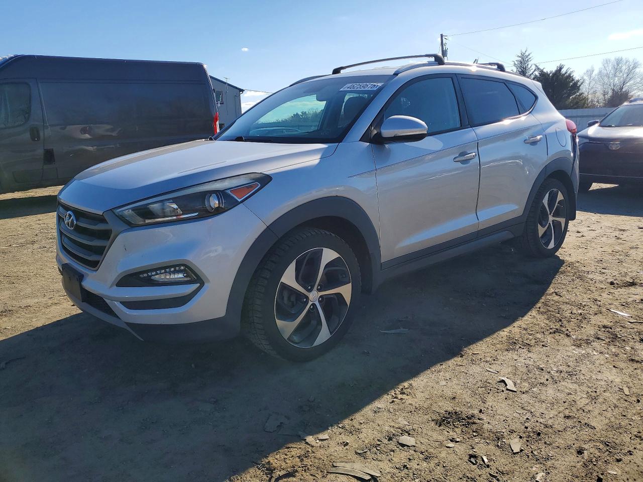 Salvage Hyundai TUCSON Image