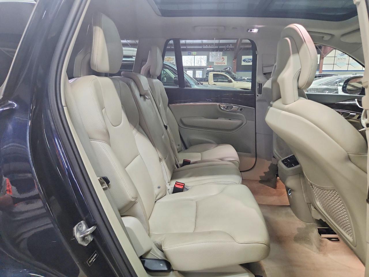 Volvo XC90 T6