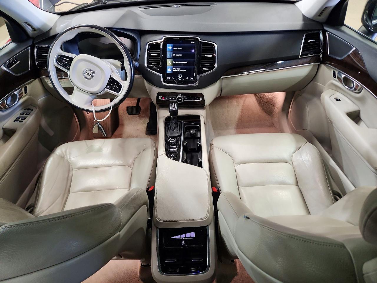 Volvo XC90 T6