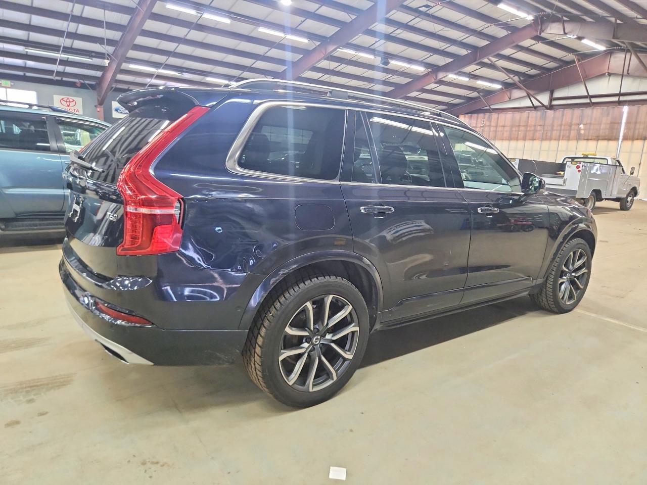 Volvo XC90 T6