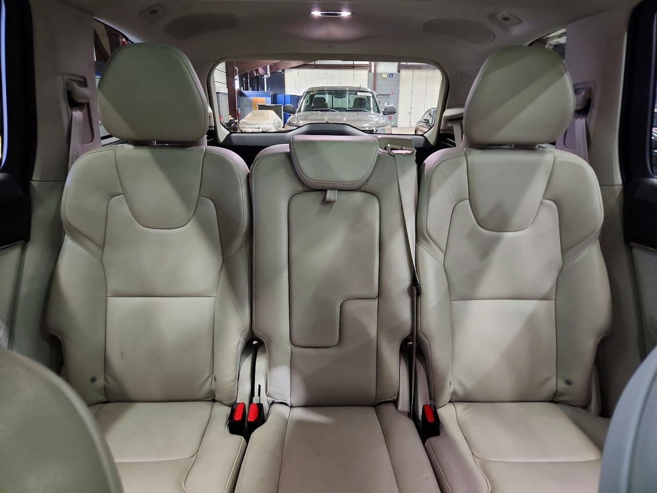 Volvo XC90 T6