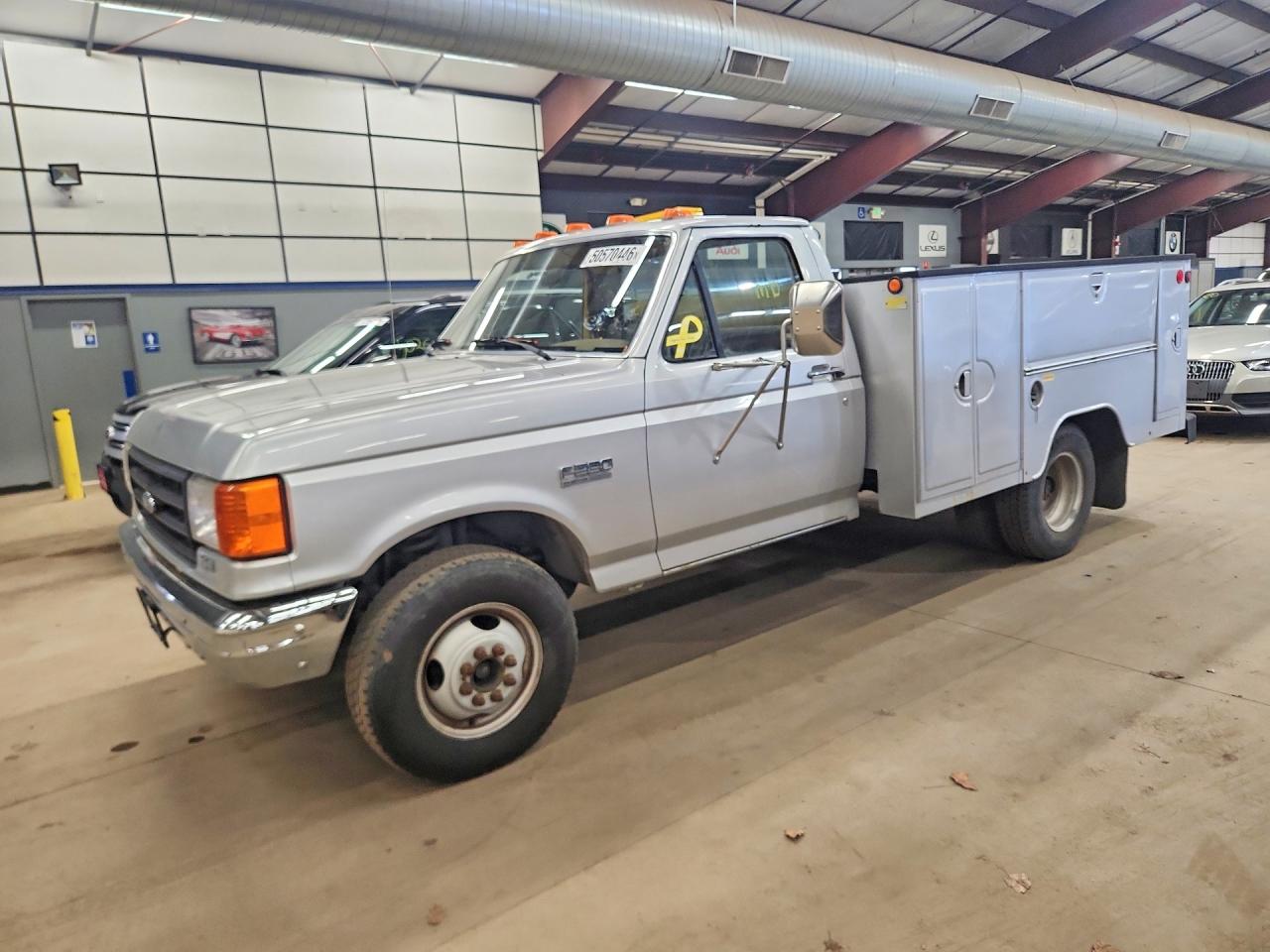 Salvage Ford F-350 Image