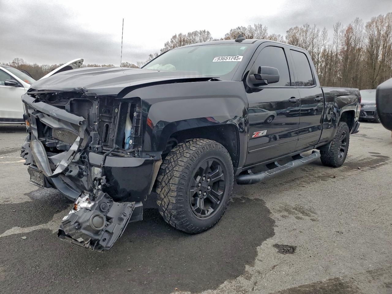Salvage Chevrolet Silverado Image