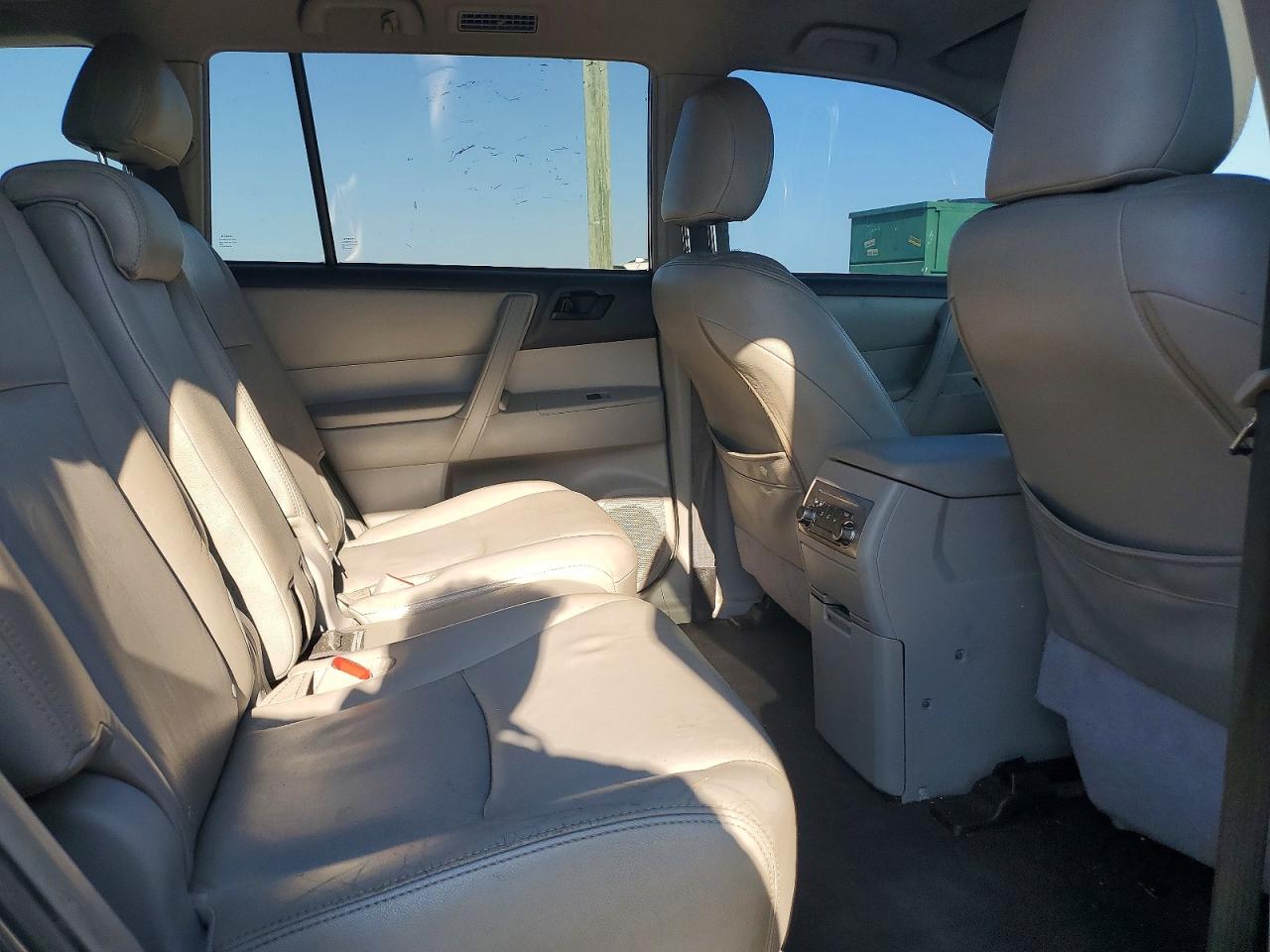 Toyota Highlander Base