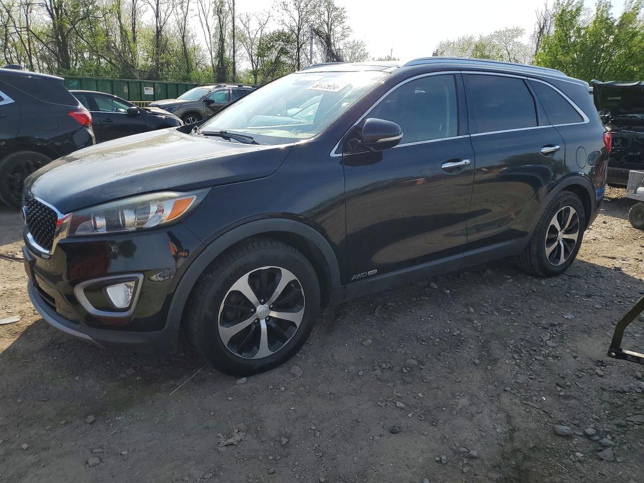 Salvage Kia Sorento Image