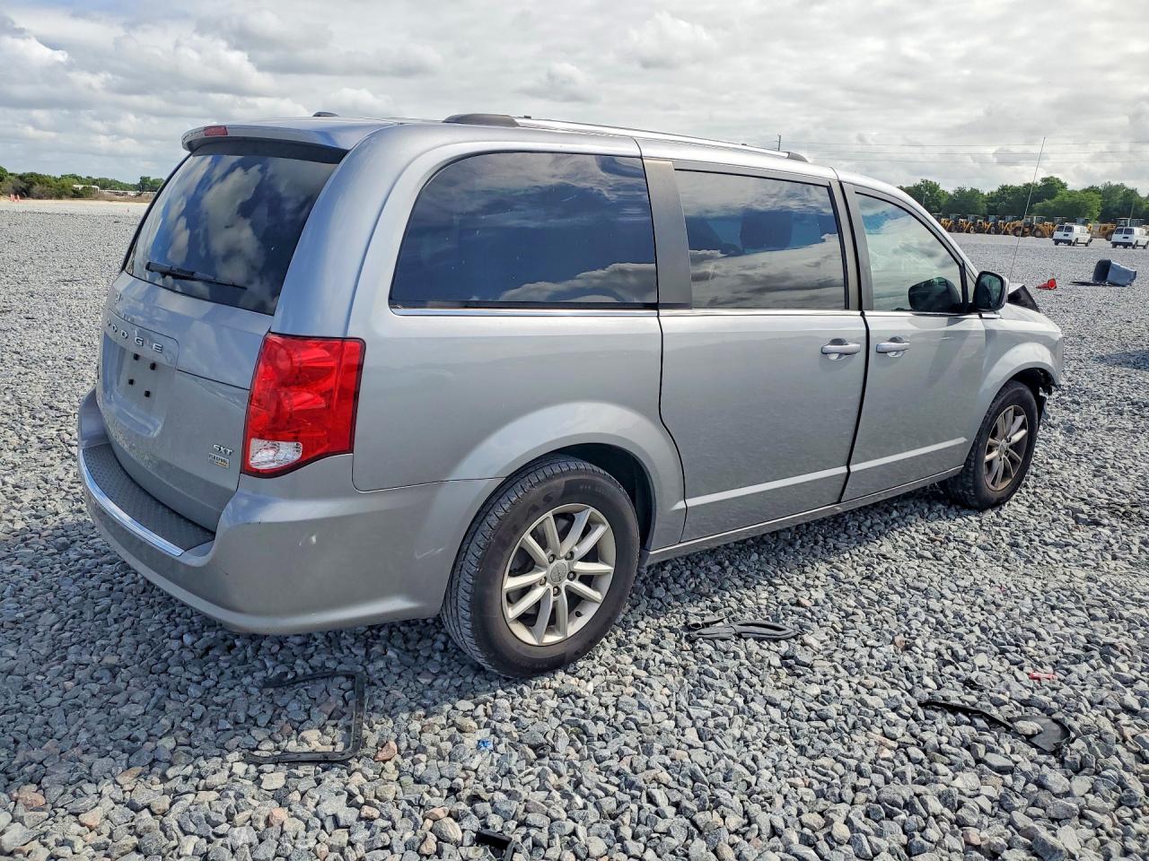 Dodge Caravan Sxt