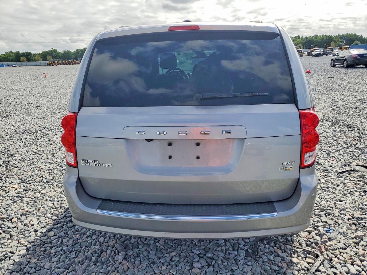 Dodge Caravan Sxt