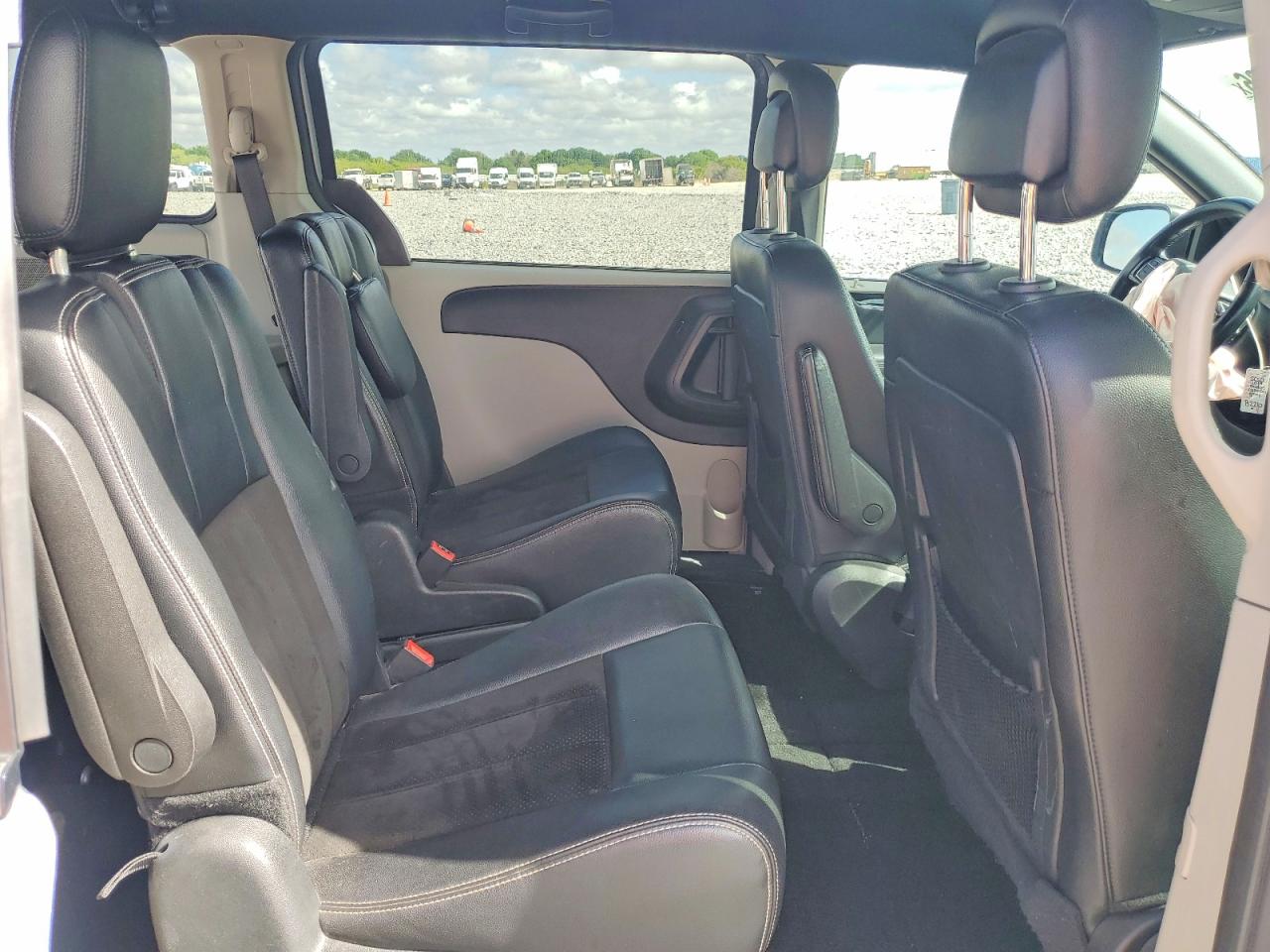 Dodge Caravan Sxt