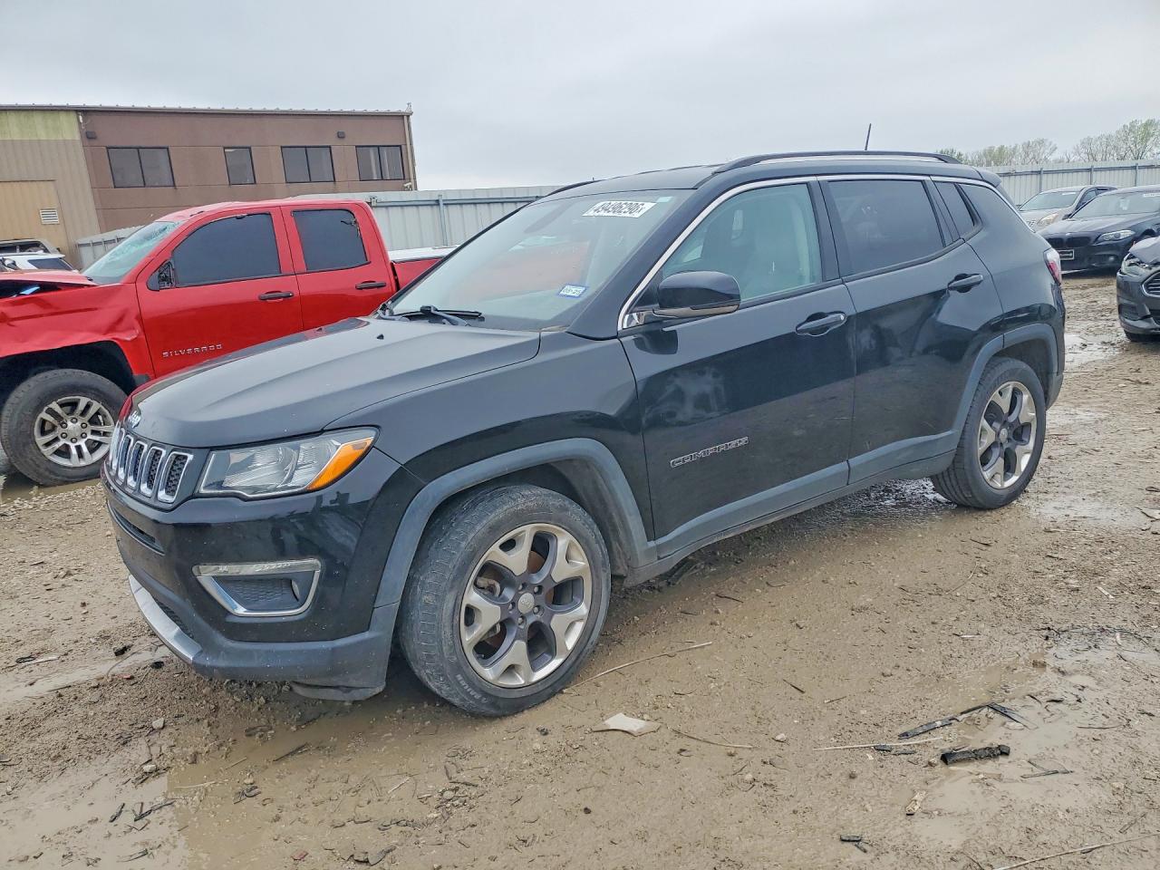Salvage Jeep Compass Image