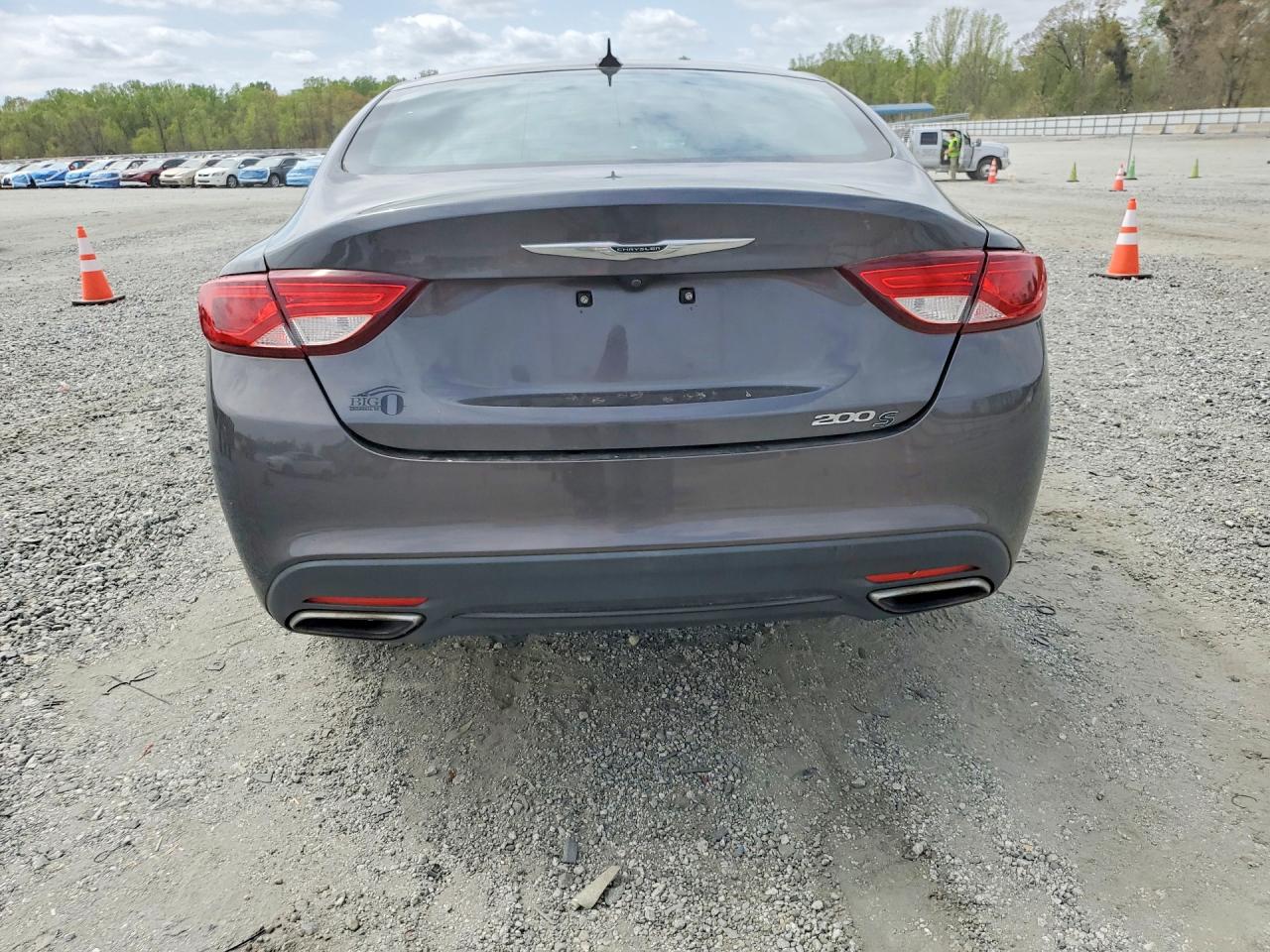 Chrysler 200