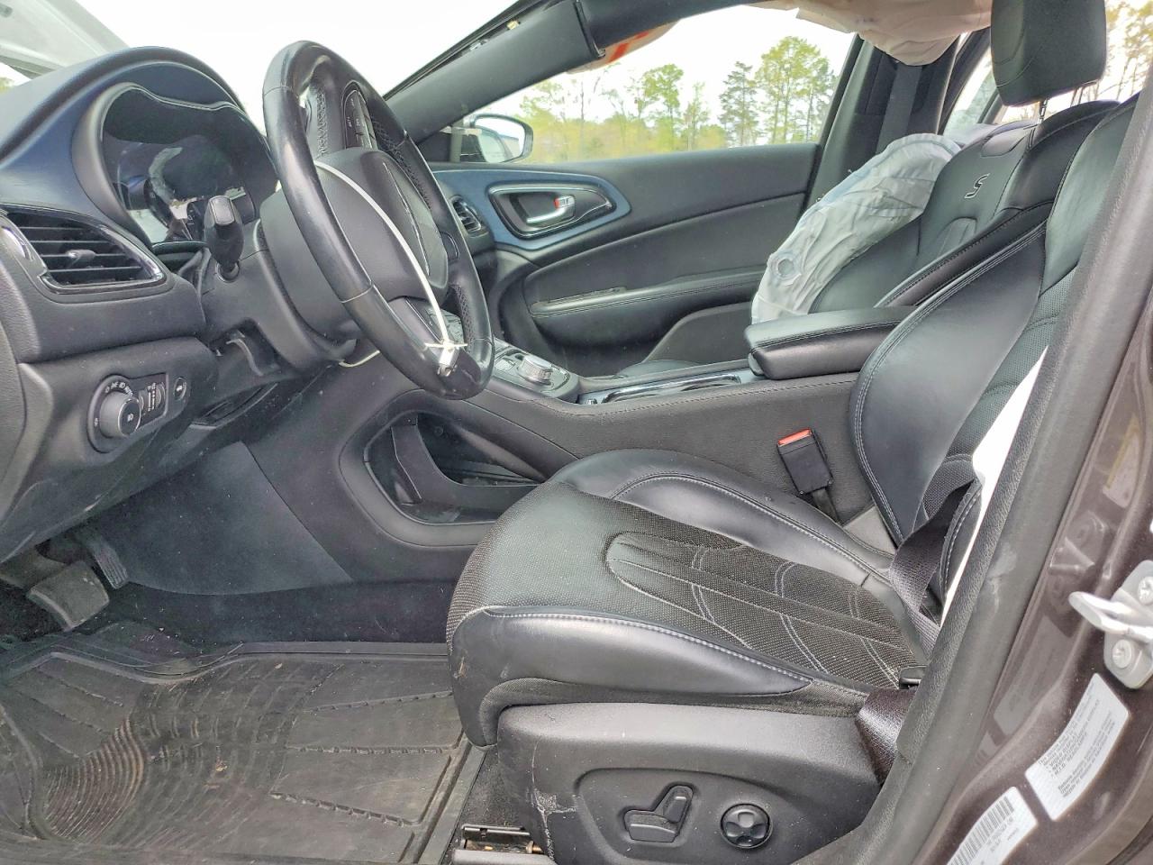 Chrysler 200