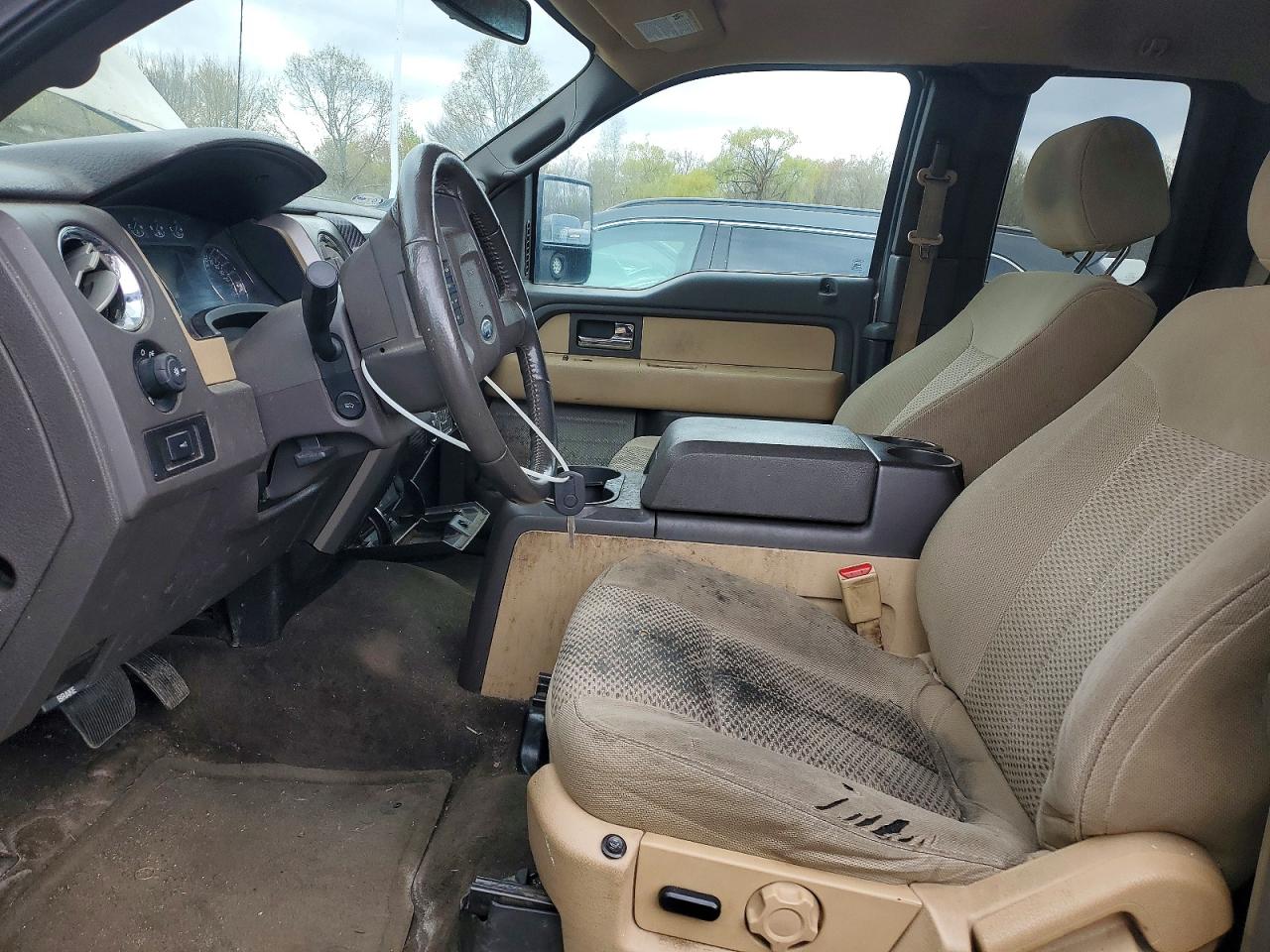 Ford F-150 Super Cab