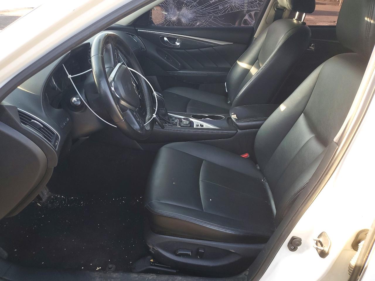 INFINITI Q50 Pure