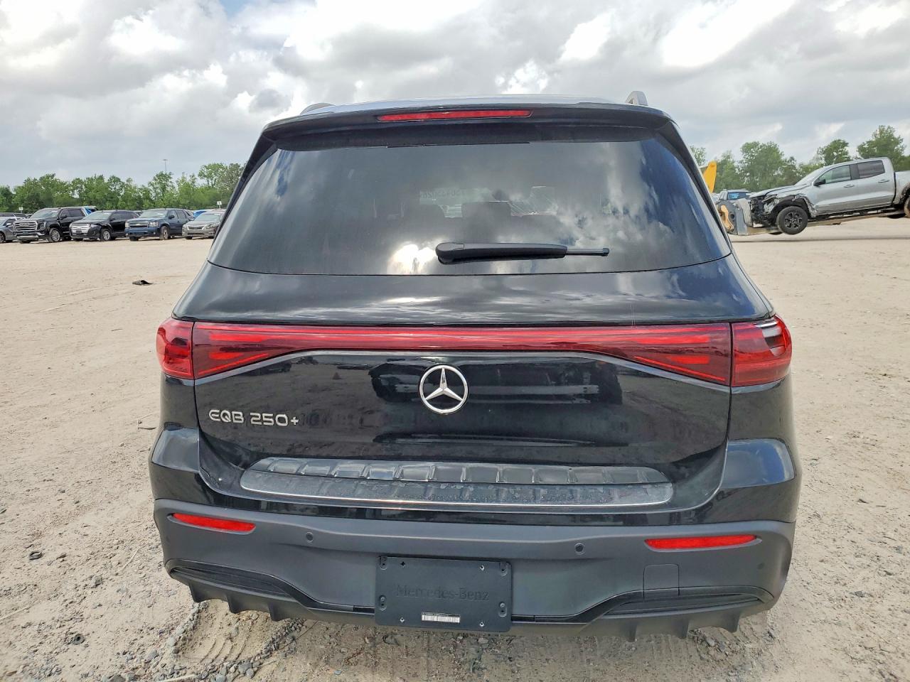 Mercedes-Benz EQB 250+