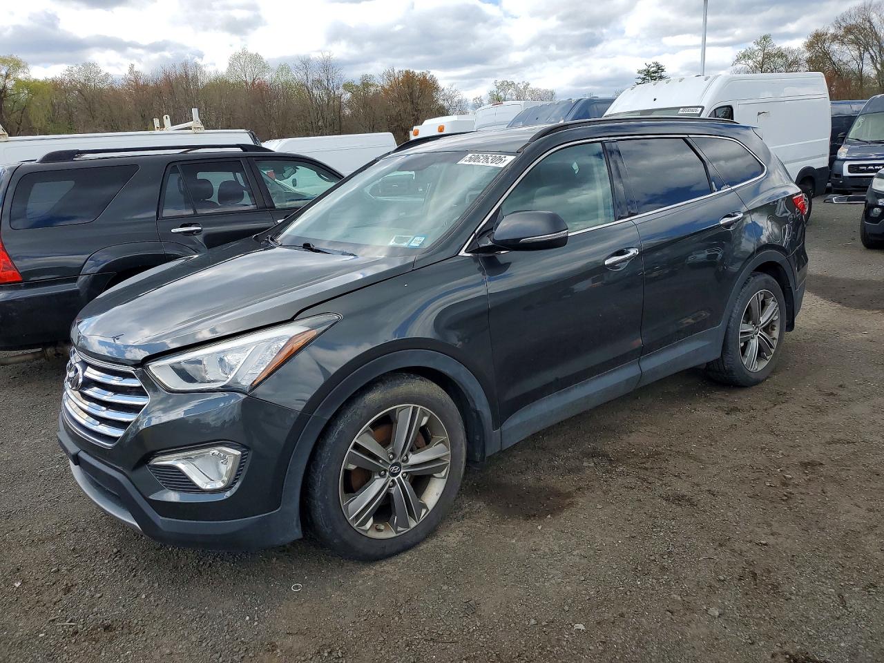 Salvage Hyundai SANTA FE Image