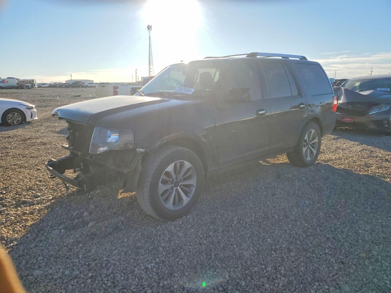 Salvage Ford Expedition Image