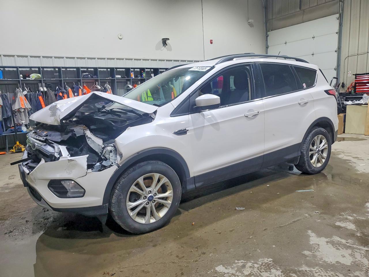Salvage Ford Escape Image