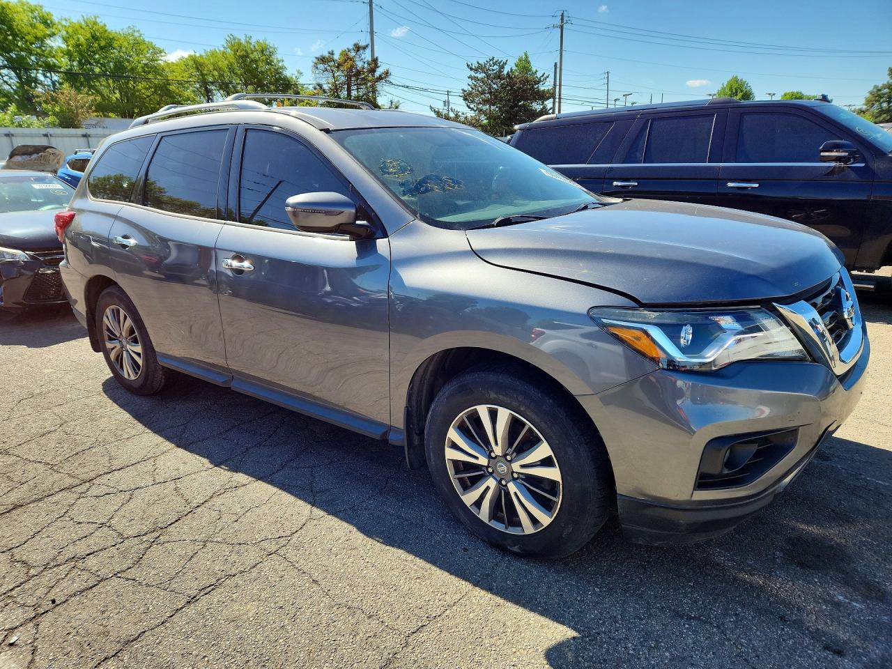 Nissan Pathfinder Sv