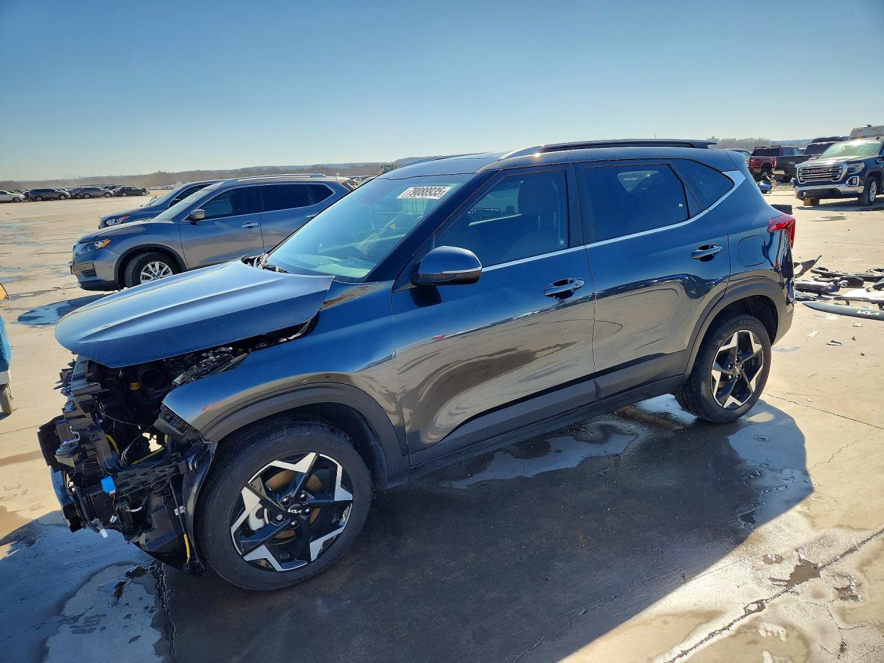 Salvage Kia Seltos Image