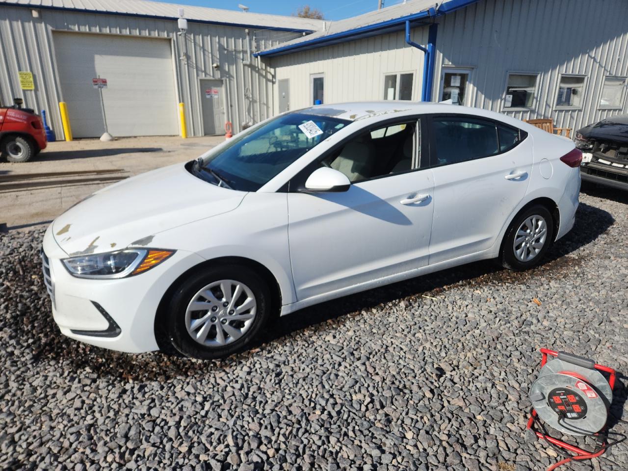 Salvage Hyundai ELANTRA Image