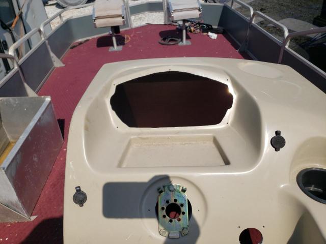 Sun Tracker Boat