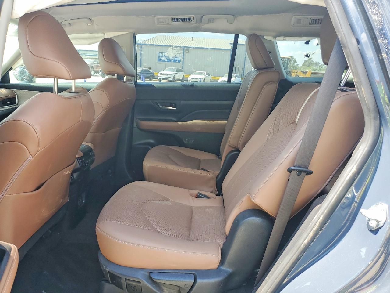 Toyota Grand High Platinum